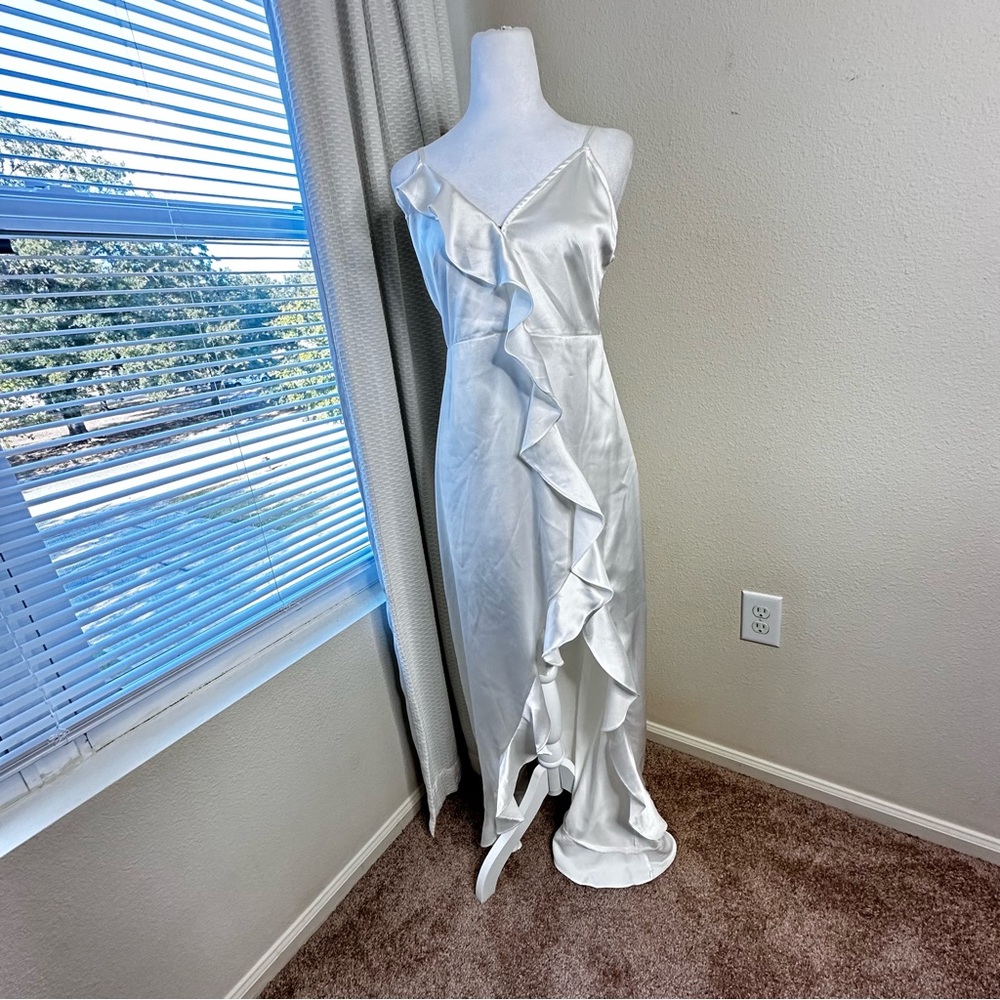 White pearl size medium dress forum brand new